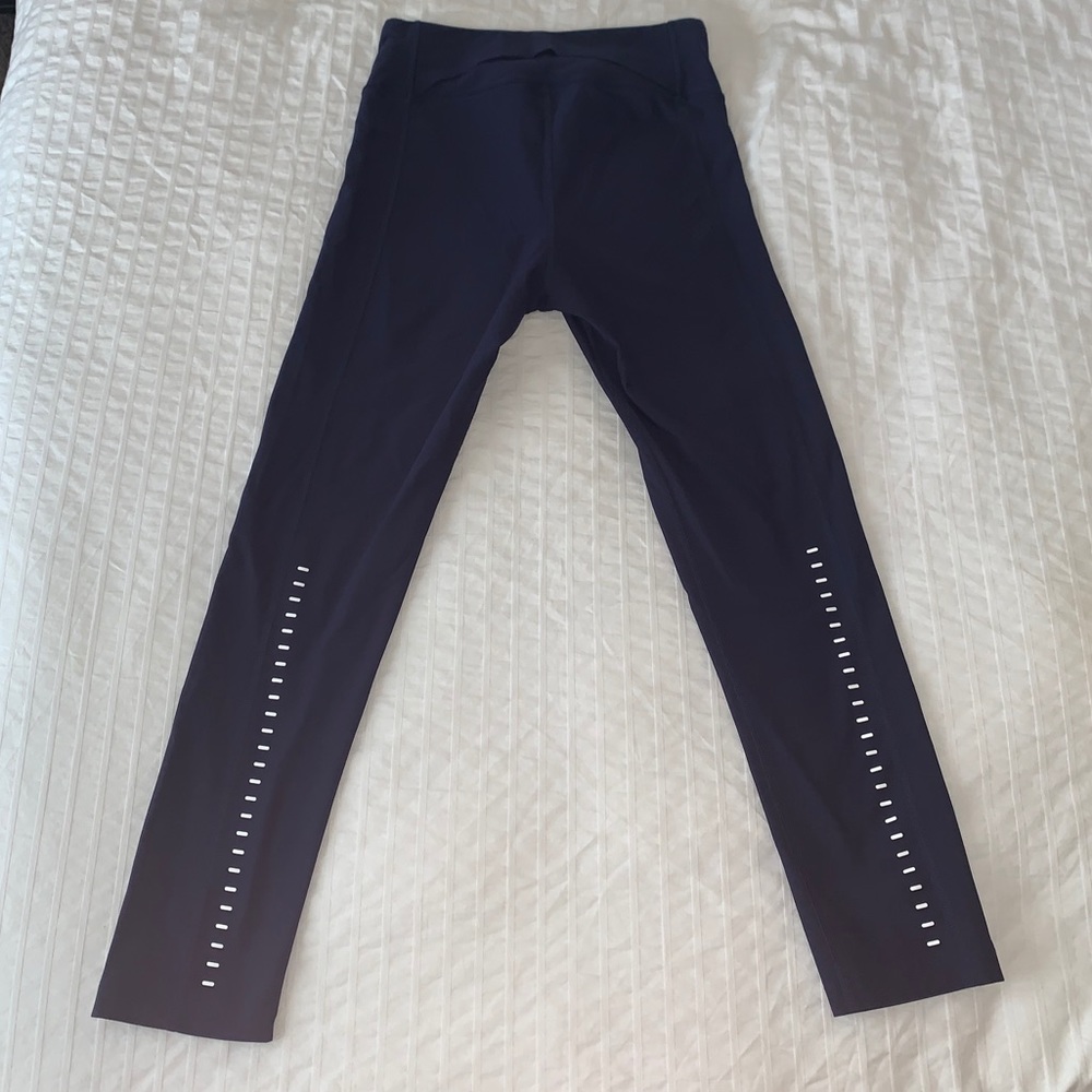 Blue under Armour cold gear leggings. 3/4 length. - Picture 2 of 4
